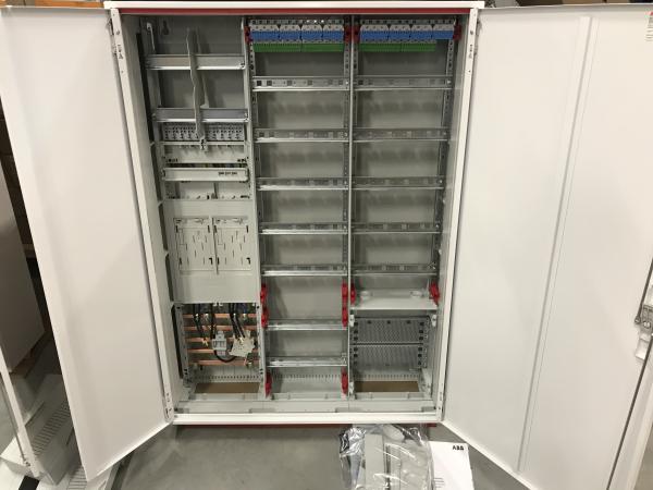 Striebel&John Zählerschrank 2x eHZ Zählerfeld + 1x Verteilerfeld + 1x Verteilerfeld mit APZ, 3-feldrig A37, ABB